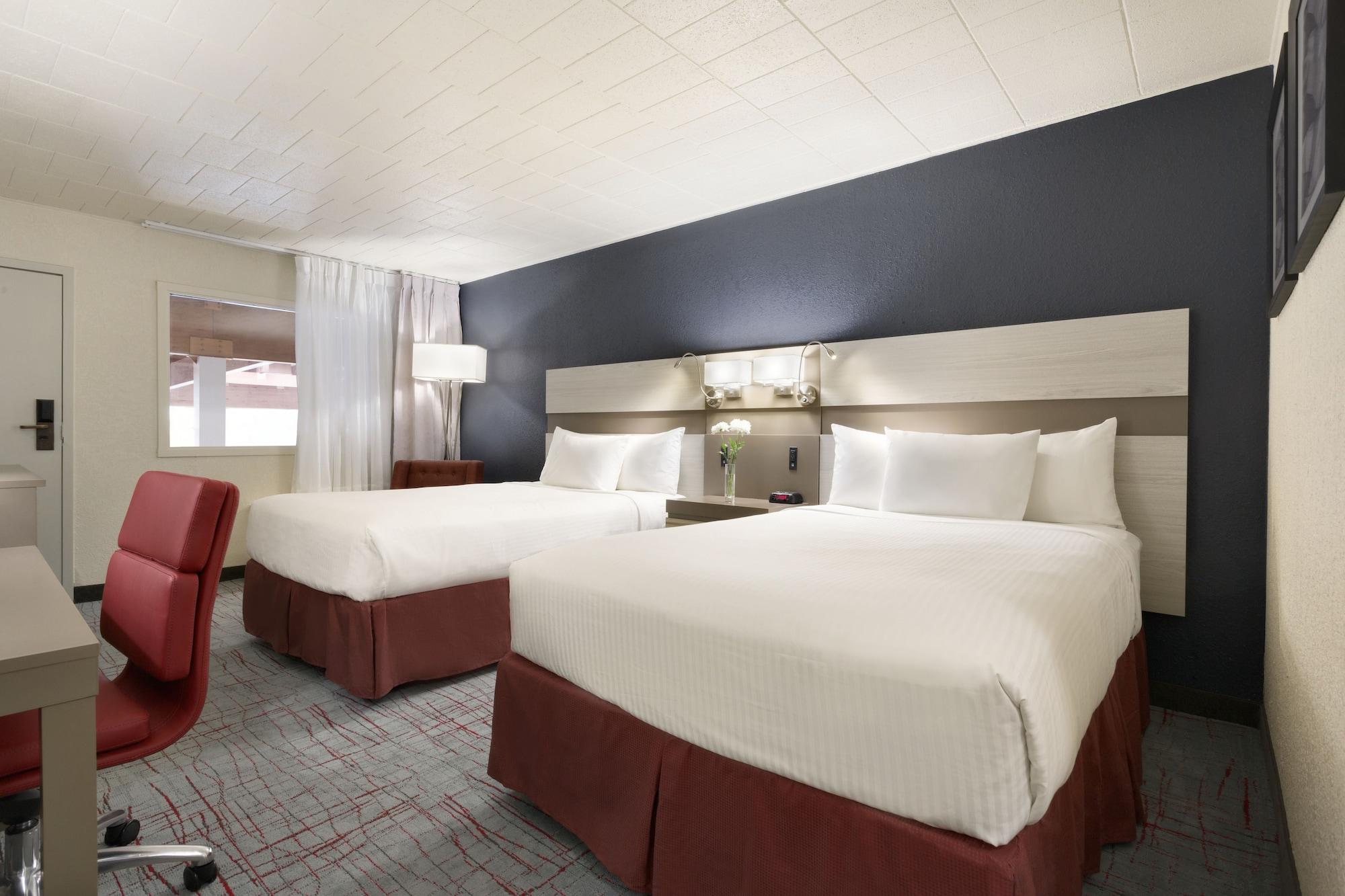 Hotel Ramada by Wyndham Uniontown Zewnętrze zdjęcie