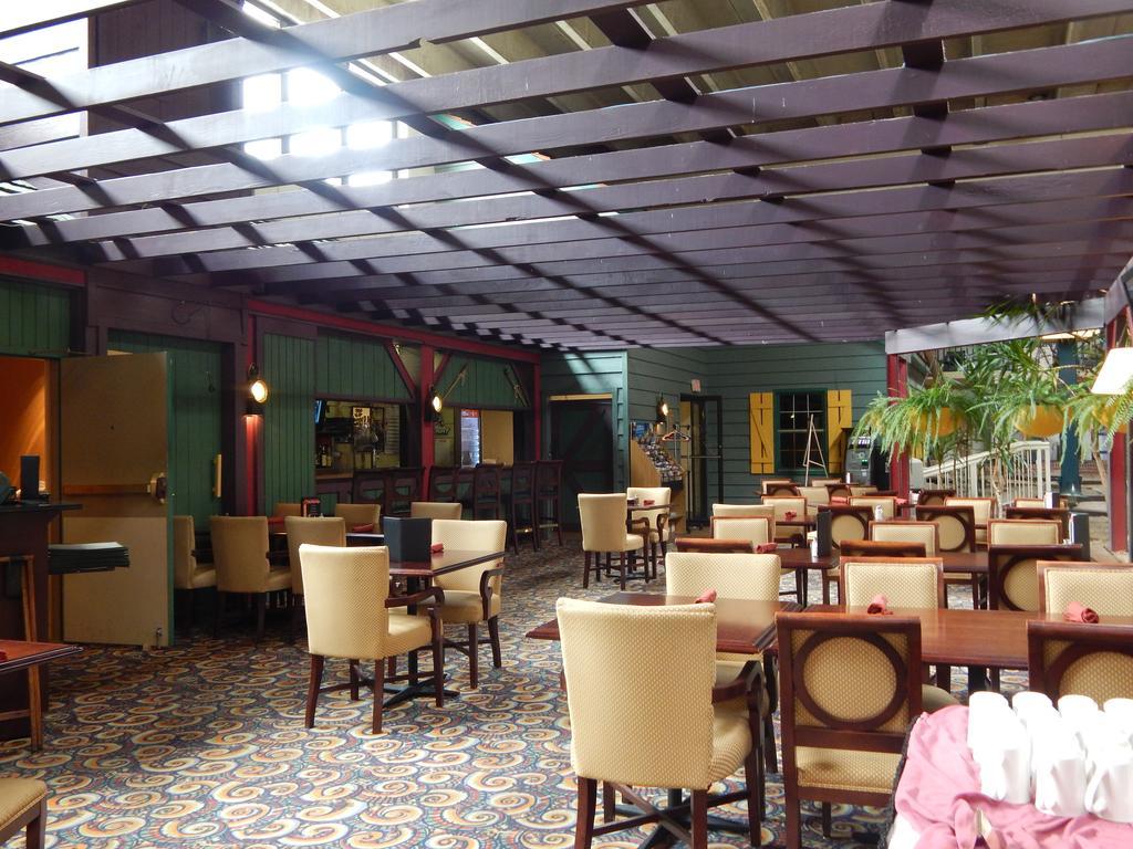 Hotel Ramada by Wyndham Uniontown Zewnętrze zdjęcie