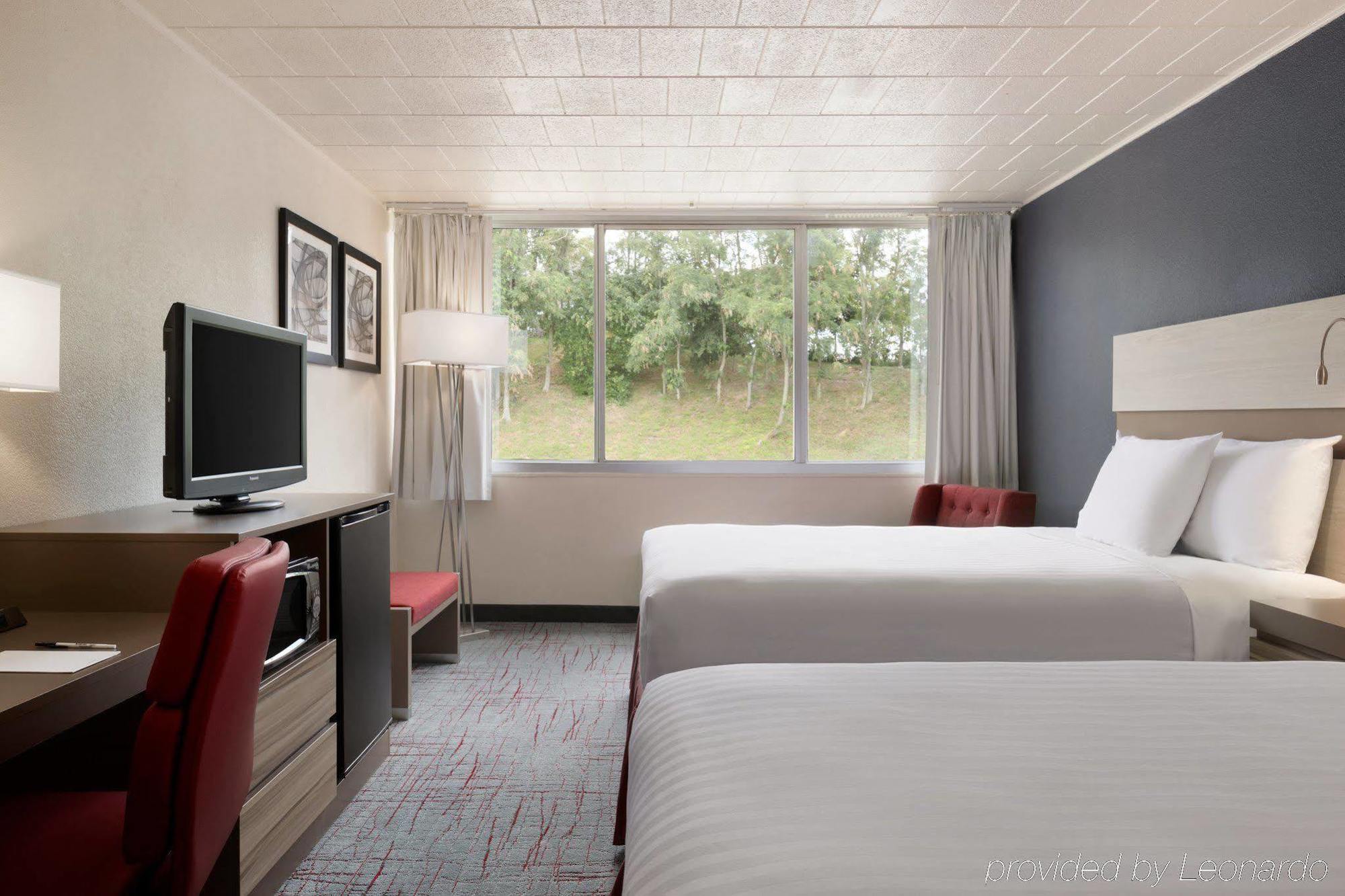 Hotel Ramada by Wyndham Uniontown Zewnętrze zdjęcie