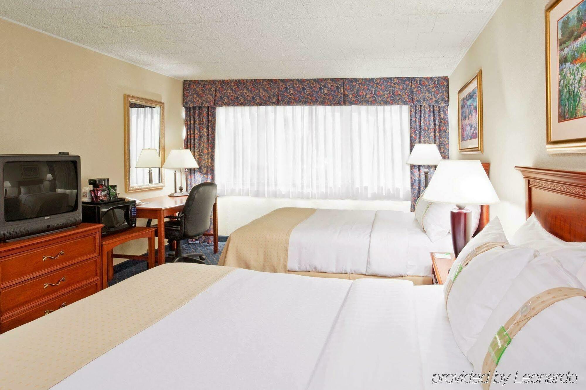 Hotel Ramada by Wyndham Uniontown Zewnętrze zdjęcie